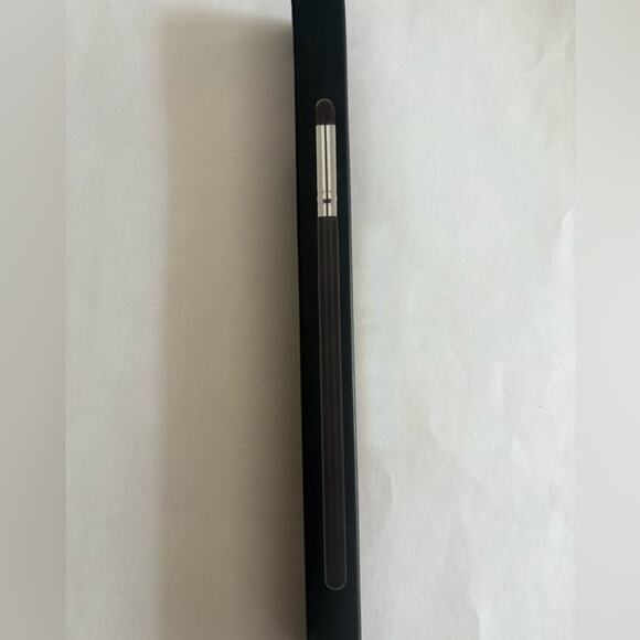NWT bh cosmetics domed pencil brush for eye shadow - Picture 6 of 7